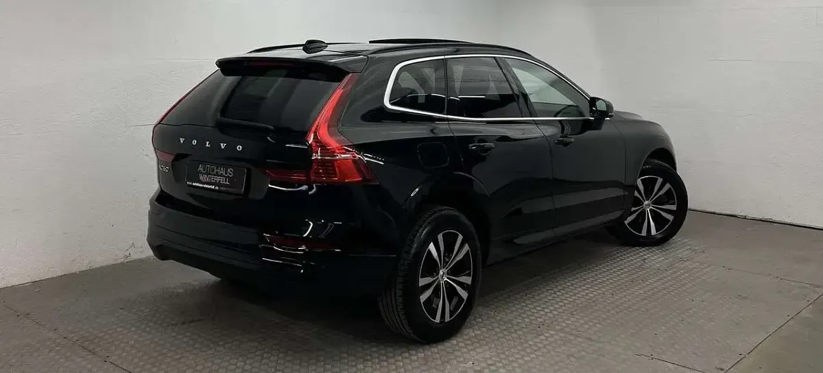 Gebraucht Volvo XC60 197 PS (144 kW) 2022 Black stone SUV