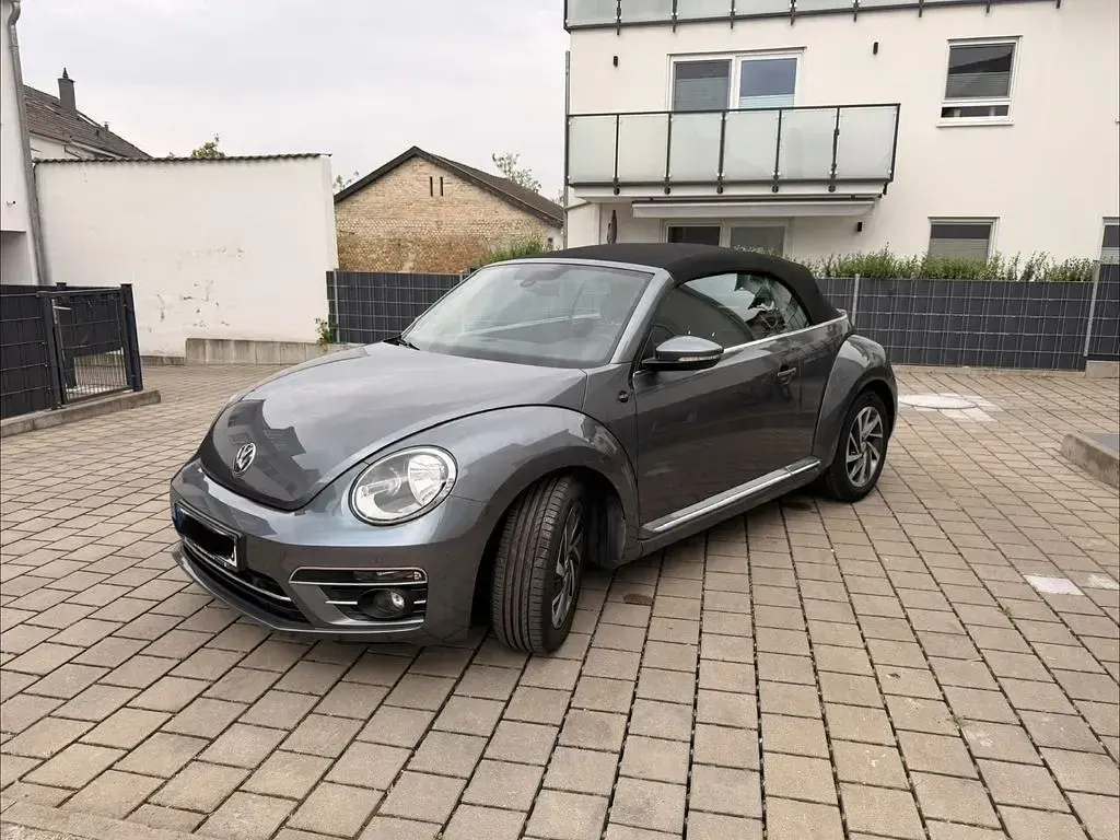 Gebraucht VW Beetle Sound 150 PS (110 kW) 2018 Grau Kleinwagen