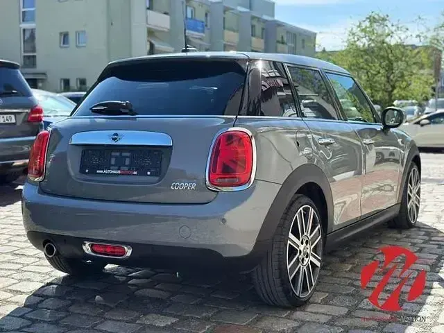 Gebraucht Mini Cooper 136 PS (100 kW) 2021 Moonwalk grey (metallic) Kleinwagen