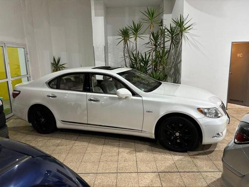 Gebraucht Lexus LS460 381 PS (280 kW) 2008 Weiß Limousine