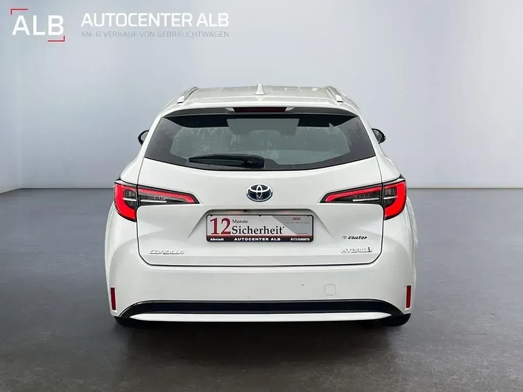 Gebraucht Toyota Corolla 98 PS (72 kW) 2021 Weiß Limousine