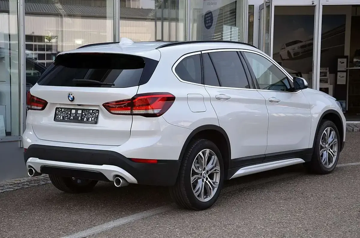 Gebraucht BMW X1 Sport Line 150 PS (110 kW) 2021 Mineralweiss SUV