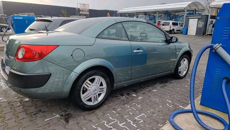 Gebraucht Renault Mégane Cabriolet Luxe 113 PS (83 kW) 2004 Grün Cabrio
