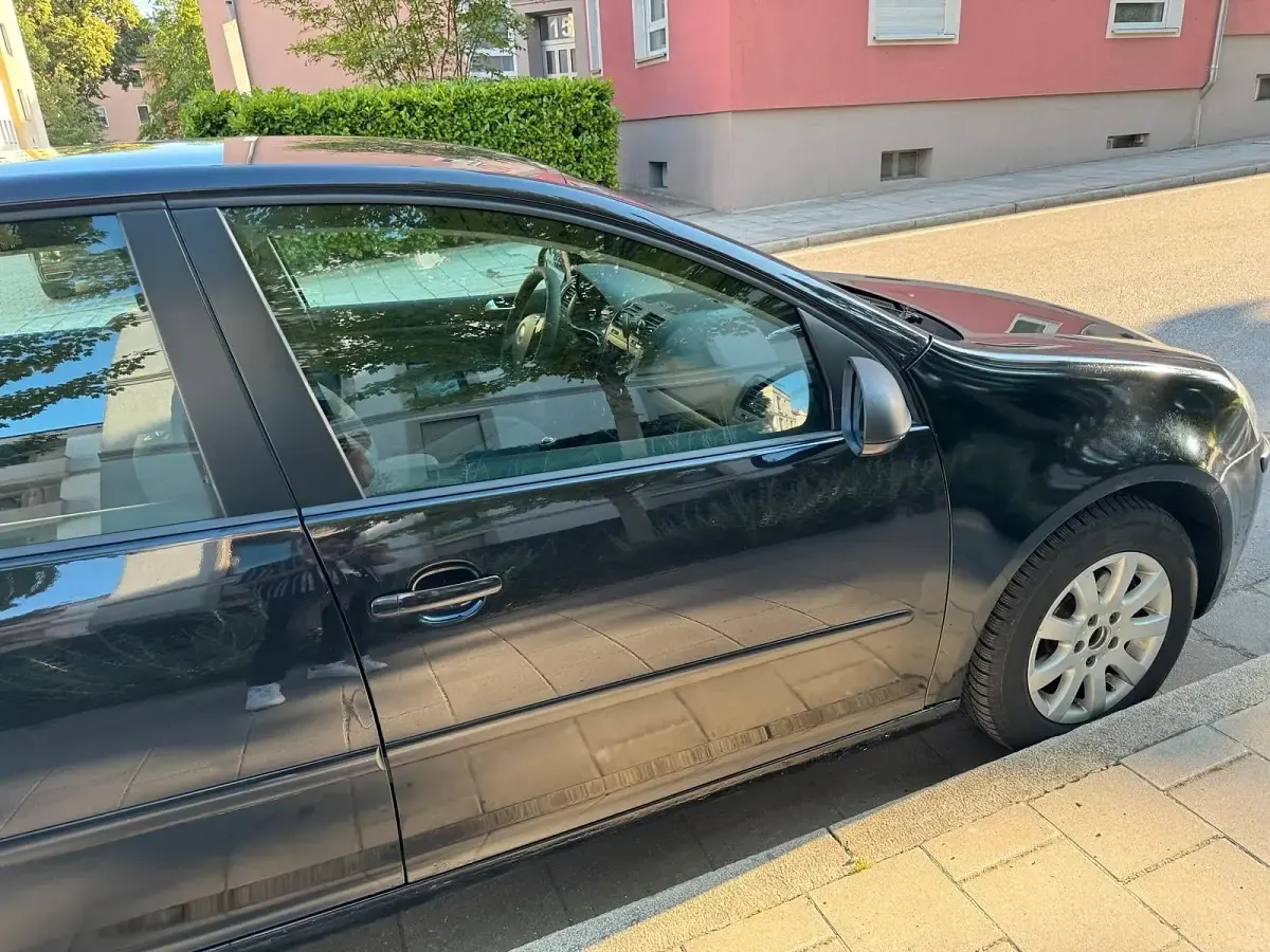 Gebraucht VW Golf V 102 PS (75 kW) 2006 Schwarz Kleinwagen