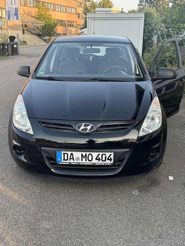 Schwarz Gebraucht 2010 Hyundai i20 Classic Kleinwagen | 3.499 € (Fairer Preis) - Bild 1/4
