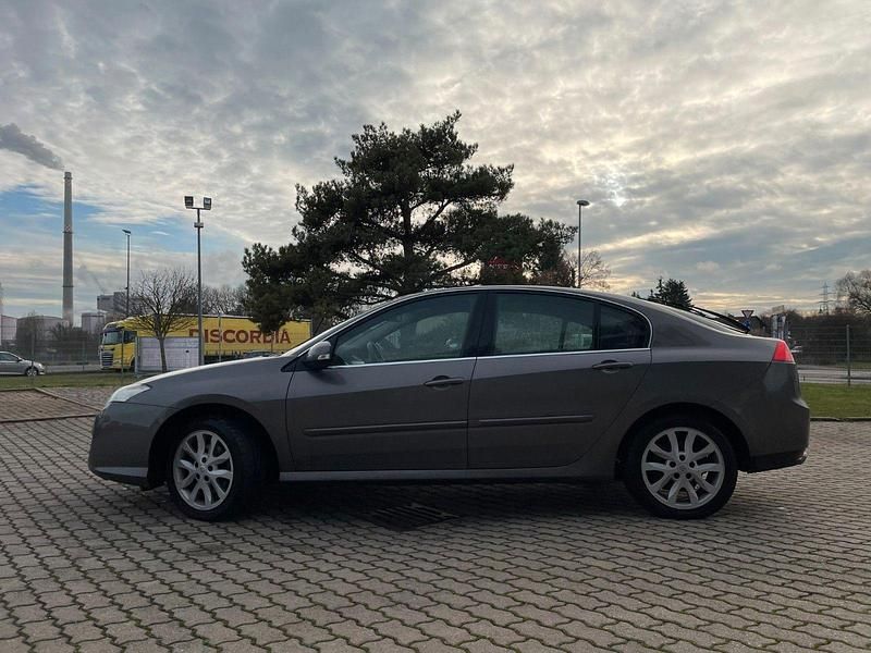 Gebraucht Renault Laguna III Dynamique 150 PS (110 kW) 2008 Silber Limousine