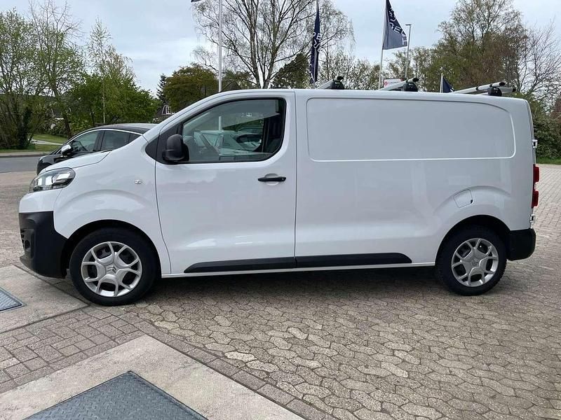 Second-hand Citroën Jumpy 144 CP (105 kW) 2023 Alb Monovolum