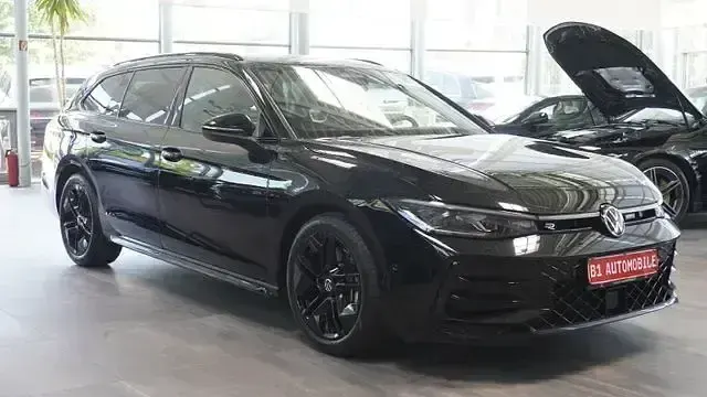 Gebraucht VW Passat Style 193 PS (141 kW) 2024 Schwarz Kombi
