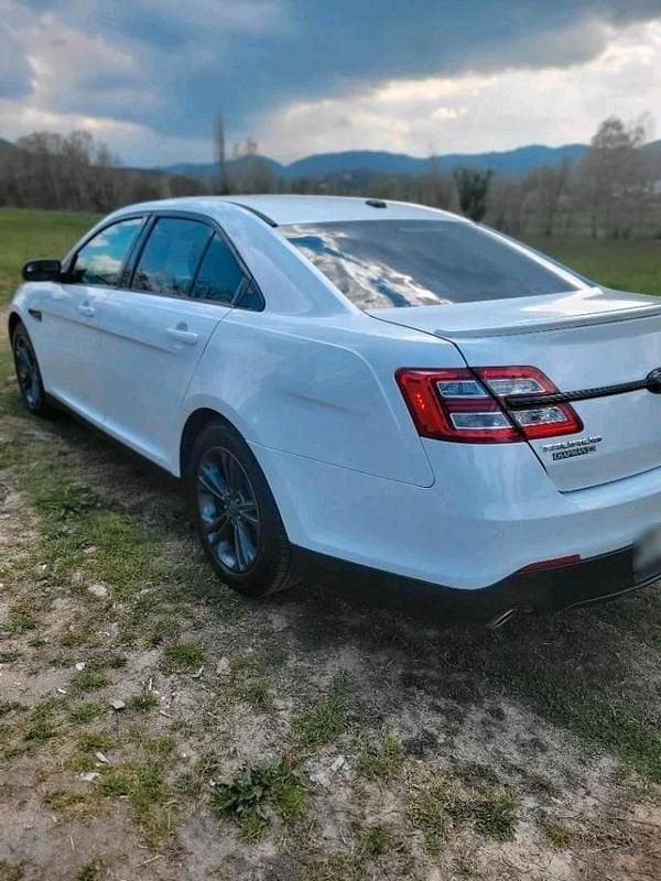 Second-hand Ford Taurus 288 CP (211 kW) 2015 Alb Berlinǎ