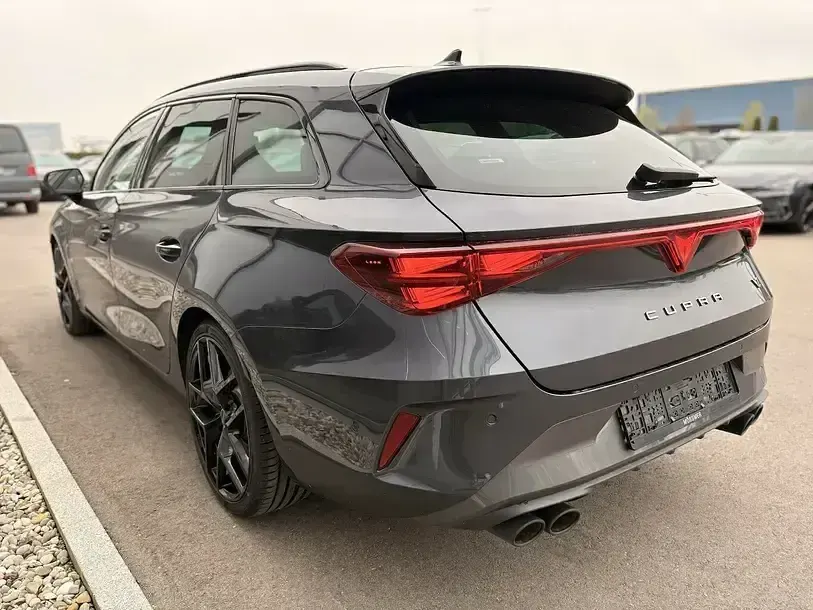 Gebraucht Cupra Leon VZ 333 PS (244 kW) 2025 Grau Kombi