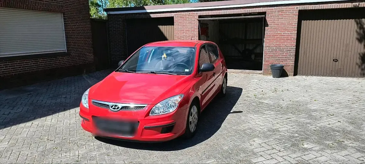 Gebraucht Hyundai i30 109 PS (80 kW) 2009 Rot Limousine