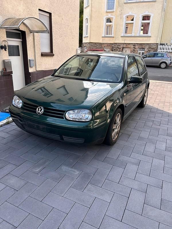 Grün Gebraucht 1998 VW Golf IV Limousine | 650 € (Superpreis) - Bild 1/4