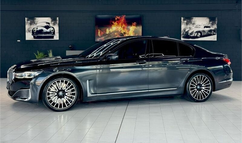 Grau Gebraucht 2020 BMW 750 Limousine | 43.999 € (Superpreis) - Bild 1/4