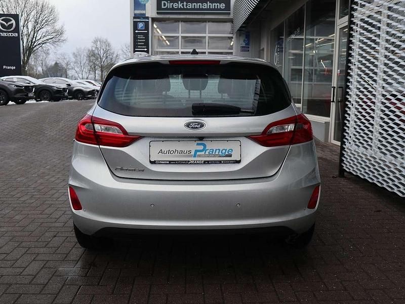 Gebraucht Ford Fiesta Titanium 101 PS (74 kW) 2017 Polarsilber metallic Kleinwagen
