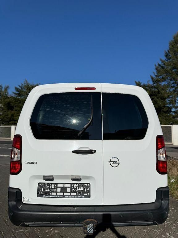 Gebraucht Opel Combo Edition 102 PS (75 kW) 2019 Weiß Van / Kleinbus