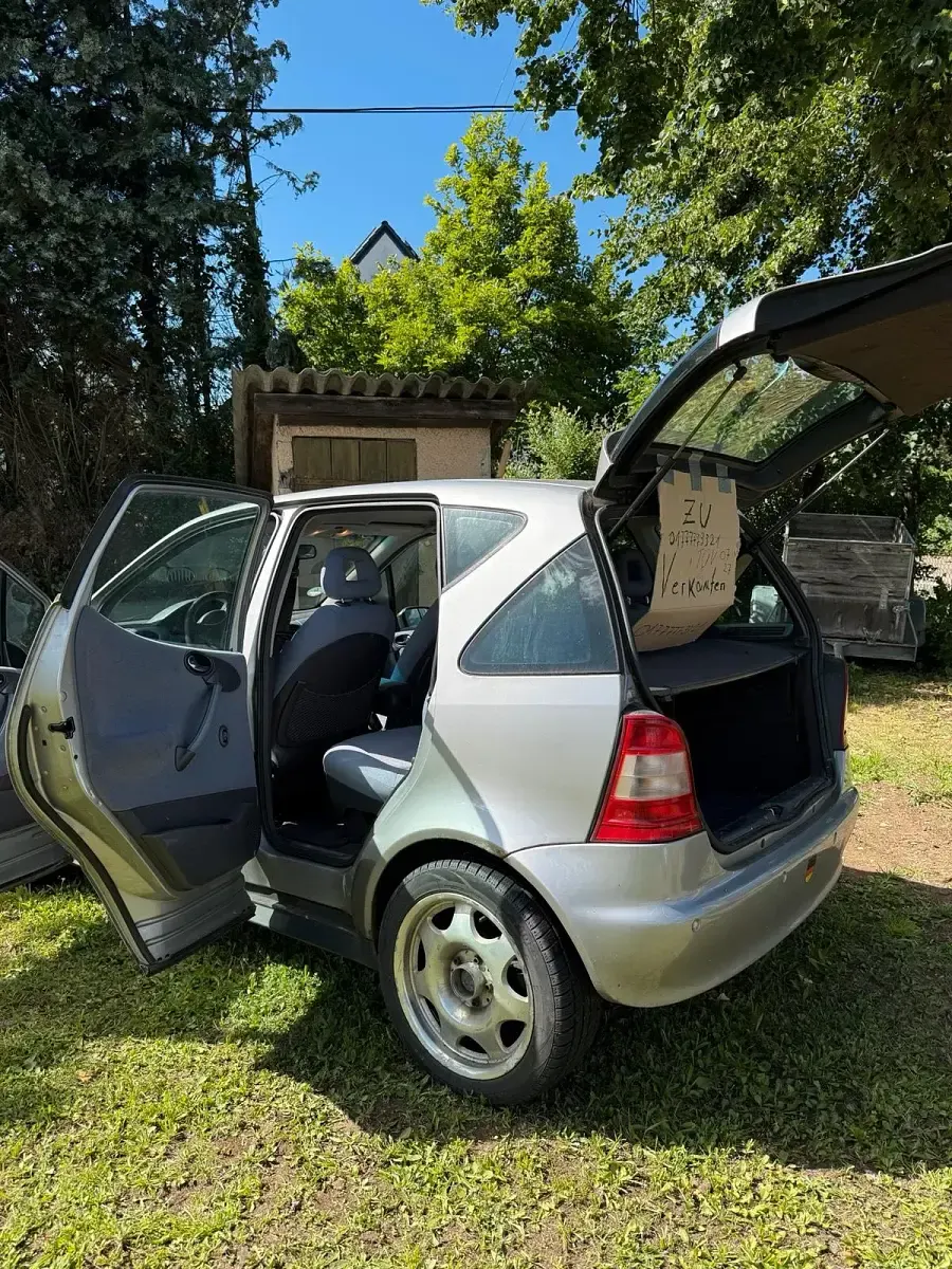 Gebraucht Mercedes A190 125 PS (91 kW) 2000 Silber Kleinwagen