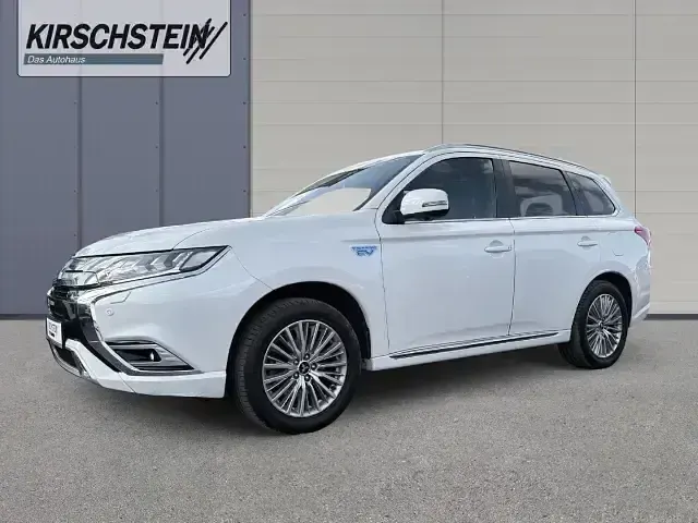Gebraucht Mitsubishi Outlander P-HEV Plus 224 PS (164 kW) 2019 P) (weiss SUV