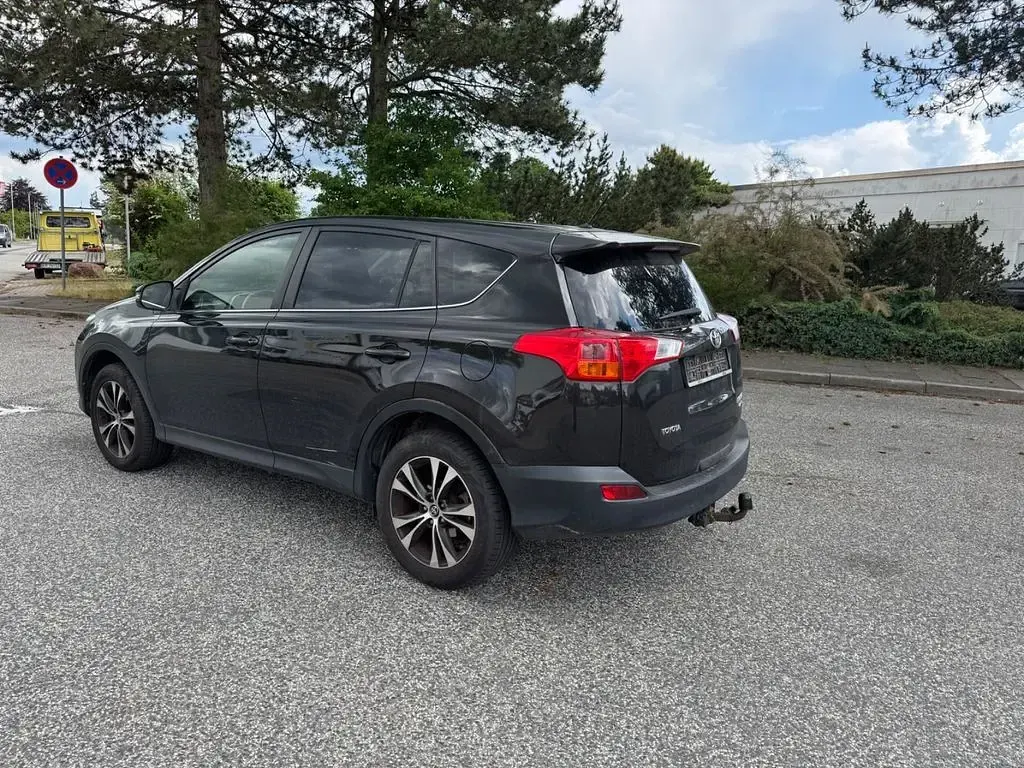 Gebraucht Toyota RAV4 Edition 124 PS (91 kW) 2014 Braun SUV