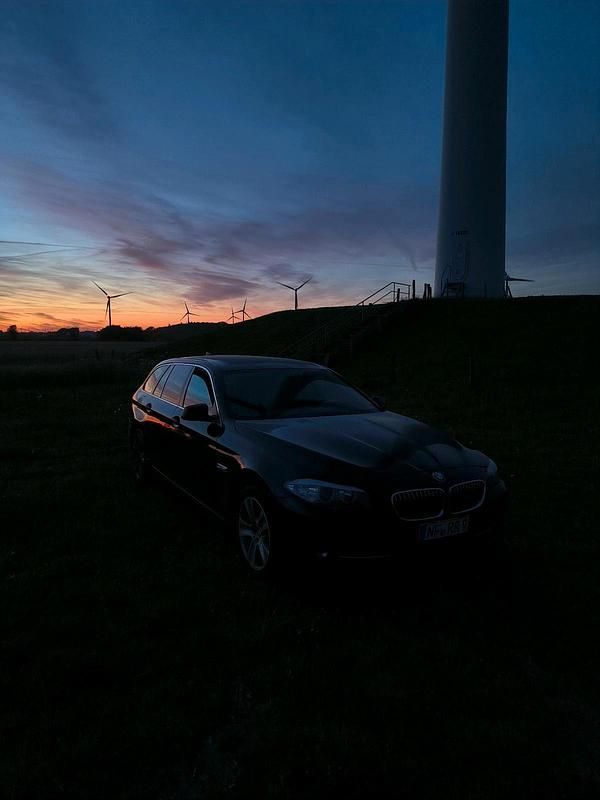 Schwarz Gebraucht 2012 BMW 520 Kombi | 7.800 € (Teuer) - Bild 1/4