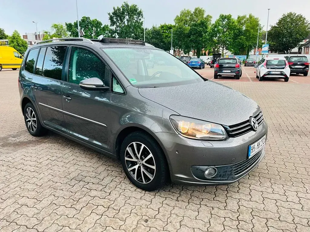 Gebraucht VW Touran Match 140 PS (102 kW) 2012 Grau Van / Kleinbus