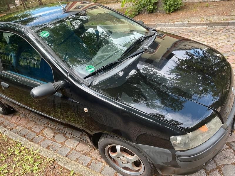 Schwarz Gebraucht 2001 Fiat Punto Kleinwagen | 200 € (Superpreis) - Bild 1/4