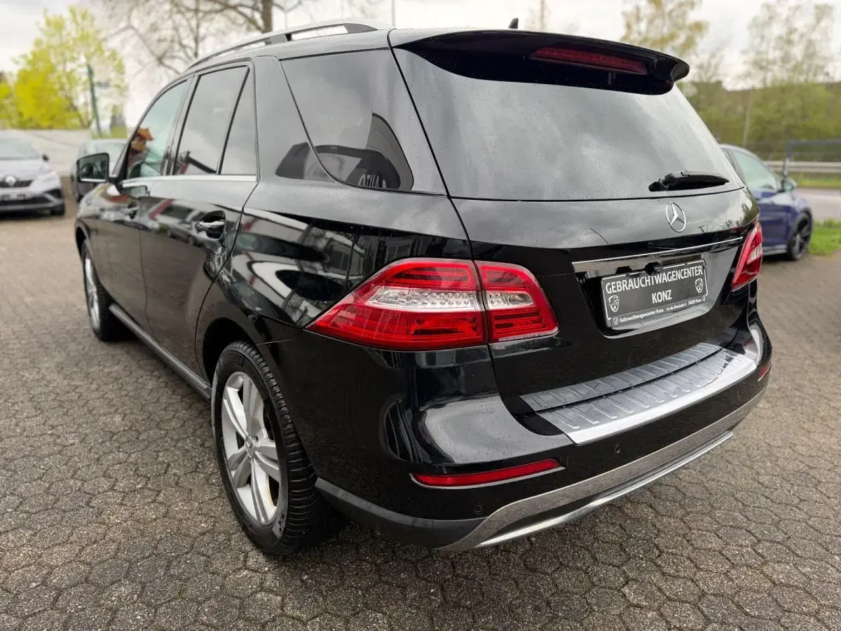 Gebraucht Mercedes ML350 258 PS (189 kW) 2012 Schwarz SUV