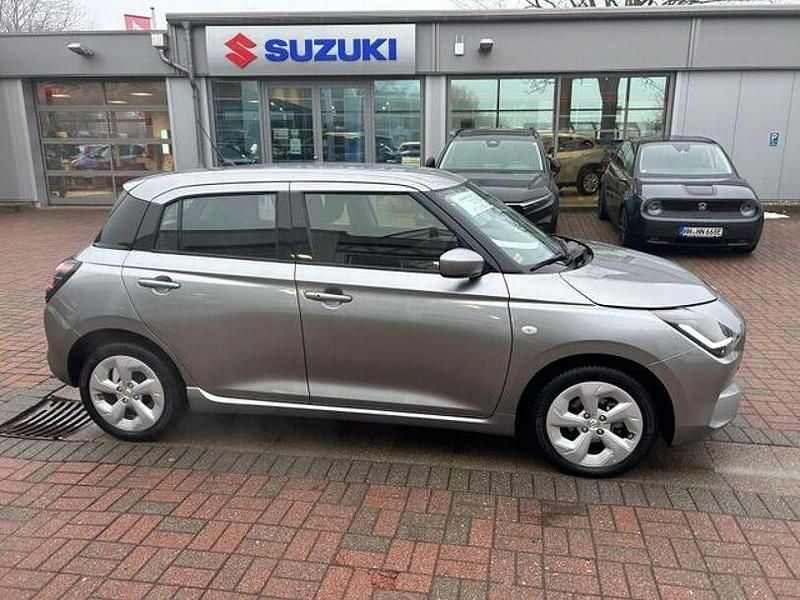 Gebraucht Suzuki Swift 83 PS (61 kW) 2024 Andere Limousine