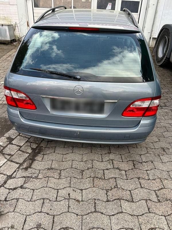 Gebraucht Mercedes E280 177 PS (130 kW) 2004 Grau Kombi