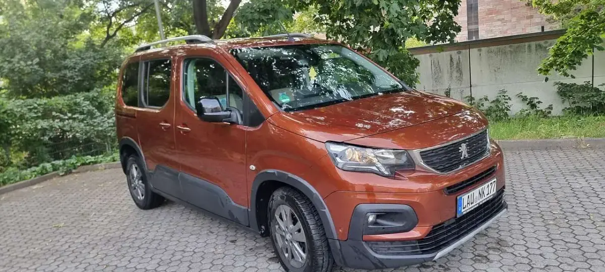 Gebraucht Peugeot Rifter 131 PS (96 kW) 2022 Metalliclackierung Van / Kleinbus