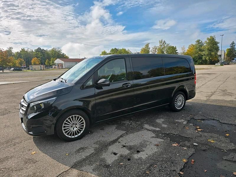 Gebraucht Mercedes V220 163 PS (119 kW) 2017 Schwarz Van / Kleinbus