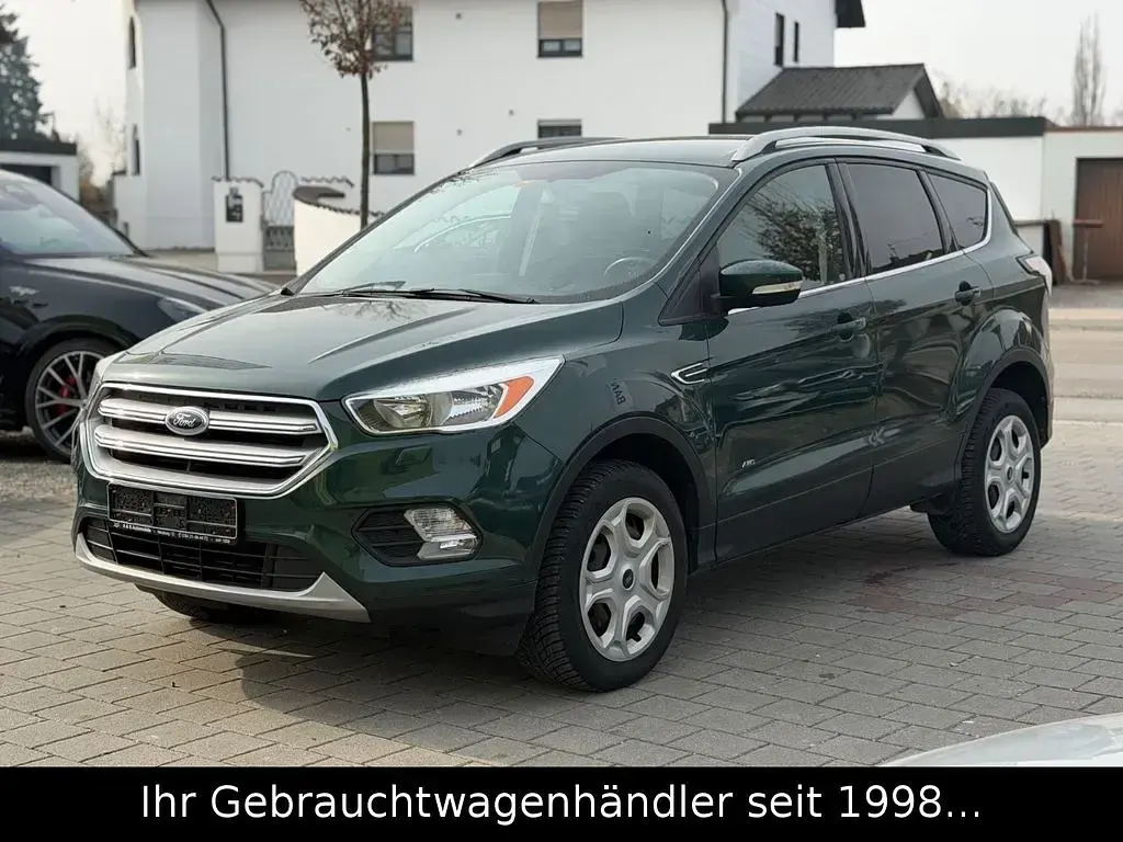 Używany Ford Kuga Trend 150 KM (110 kW) 2017 Zielony SUV