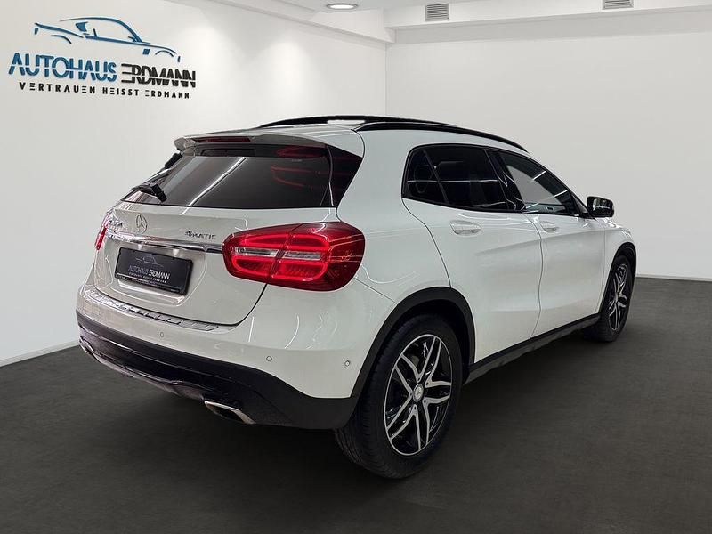 Gebraucht Mercedes GLA250 211 PS (155 kW) 2016 Weiß SUV
