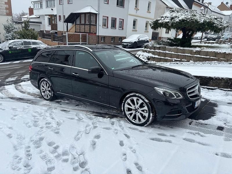 Gebraucht Mercedes E300 Avantgarde 231 PS (169 kW) 2015 Schwarz Kombi