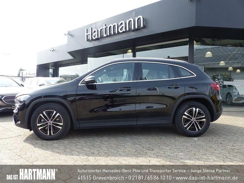 Gebraucht Mercedes GLA200 Advanced 163 PS (119 kW) 2024 Schwarz SUV