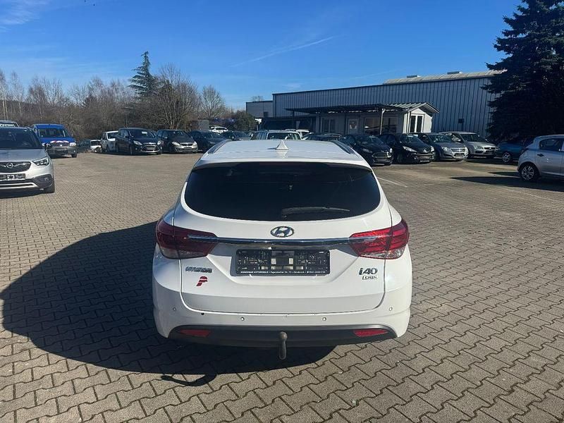Gebraucht Hyundai i40 141 PS (103 kW) 2017 Weiß Kombi