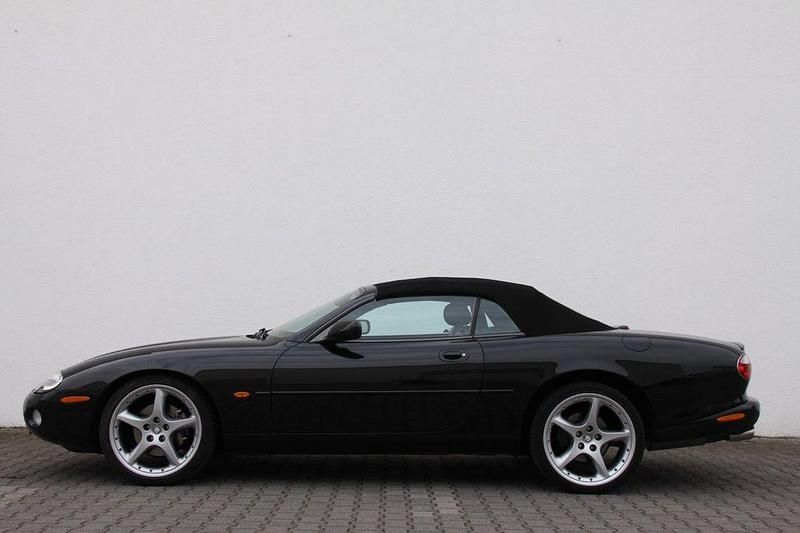 Gebraucht Jaguar XKR 363 PS (266 kW) 2003 Schwarz Cabrio