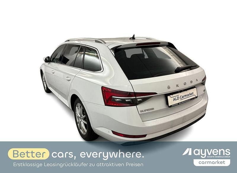Gebraucht Skoda Superb Style 156 PS (114 kW) 2022 Moonweiss metallic Kombi