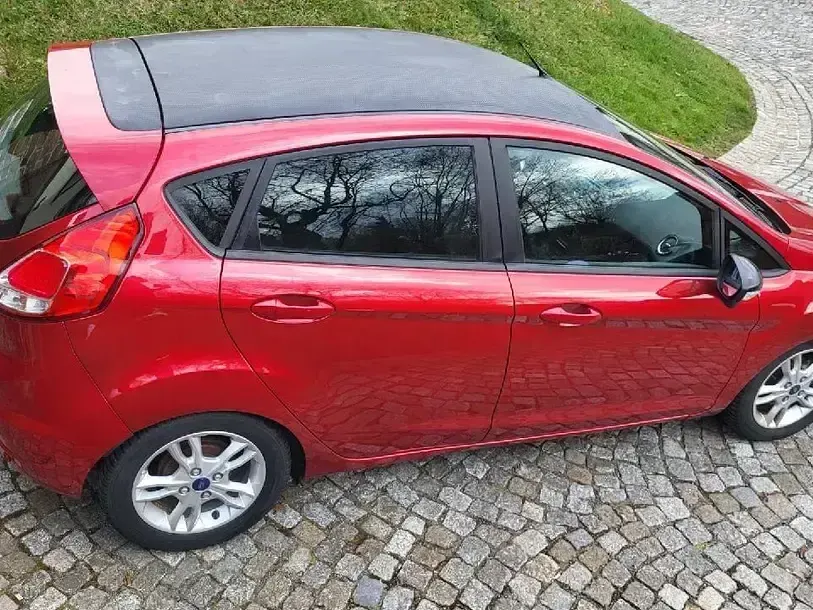 Gebraucht Ford Fiesta Trend 101 PS (74 kW) 2016 Rot Kleinwagen