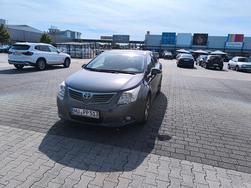 Grau Gebraucht 2009 Toyota Avensis Executive Kombi | 1.900 € (Superpreis) - Bild 1/4