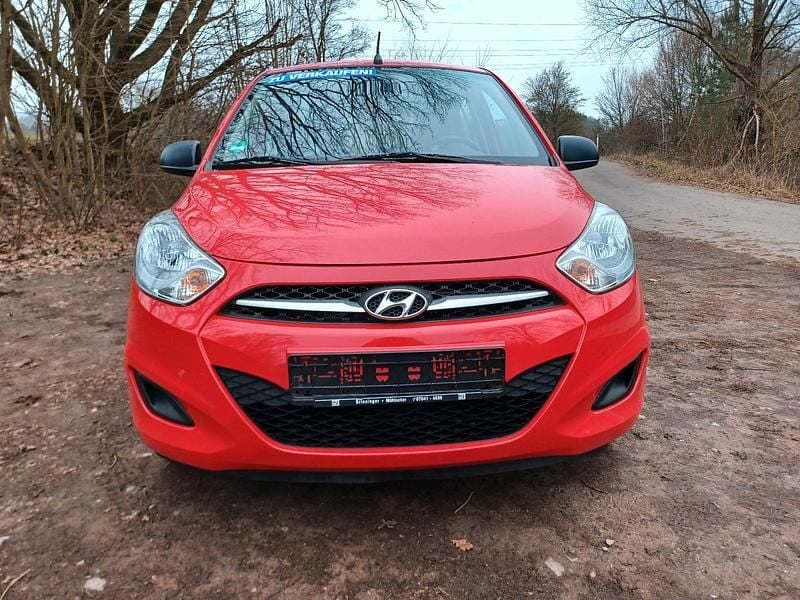 Rot Gebraucht 2012 Hyundai i10 Kleinwagen | 3.600 € (Etwas zu teuer) - Bild 1/4