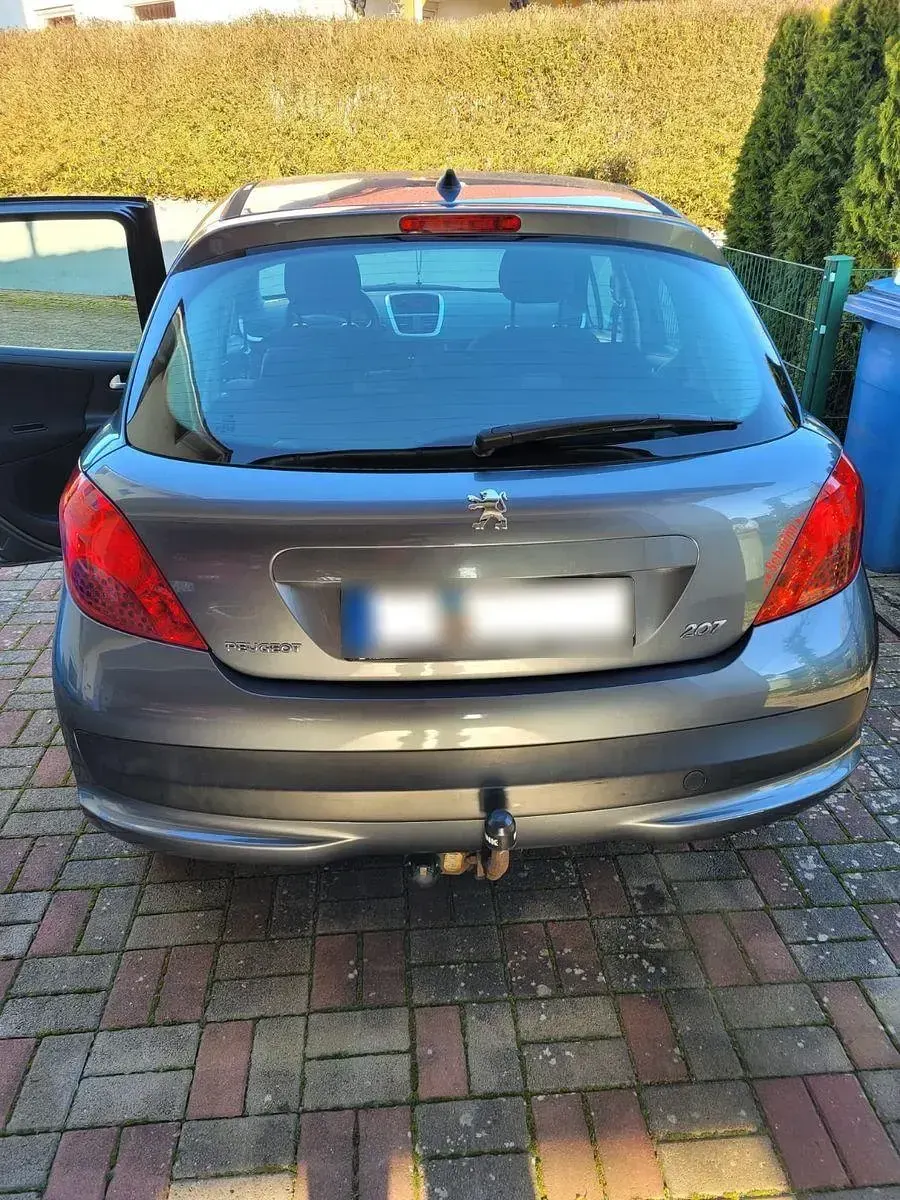 Gebraucht Peugeot 207 95 PS (69 kW) 2009 Grau Limousine