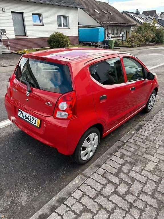 Gebraucht Suzuki Alto Basic 68 PS (50 kW) 2009 Rot Kleinwagen