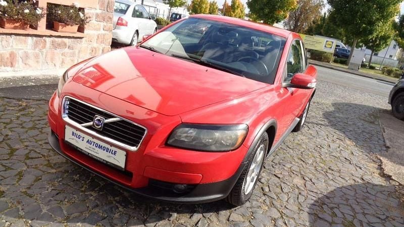 Rot Gebraucht 2008 Volvo C30 Momentum Kleinwagen | 3.999 € (Fairer Preis) - Bild 1/4
