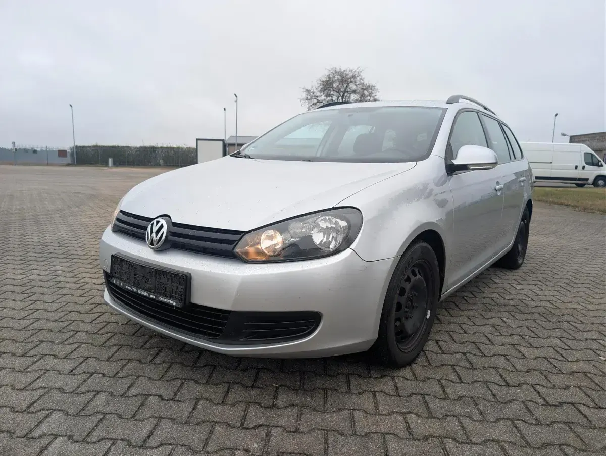 Gebraucht VW Golf VI 105 PS (77 kW) 2010 Silber Kleinwagen