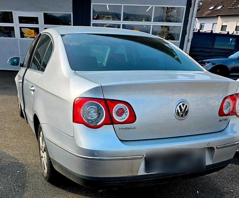 Gebraucht VW Passat 140 PS (102 kW) 2007 Silber Limousine