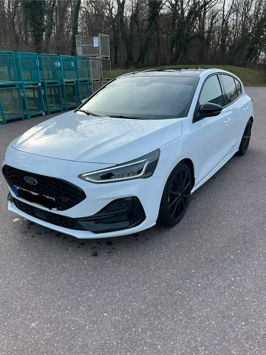 Käytetty Ford Focus ST 280 HP (205 kW) 2024 Valkoinen Sedan