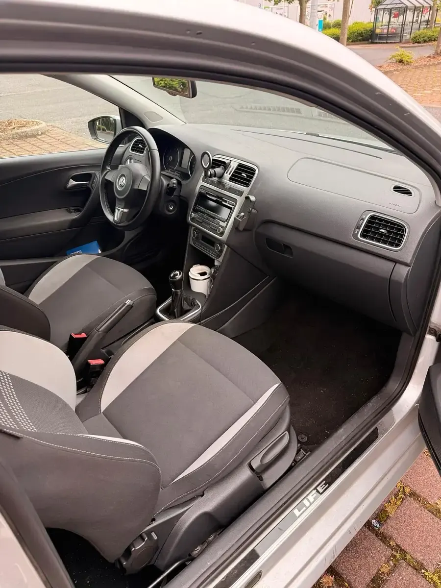 Gebraucht VW Polo Life 75 PS (55 kW) 2013 Silber Kleinwagen