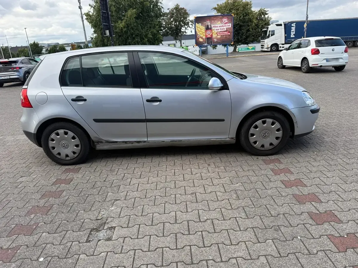 Gebraucht VW Golf V 75 PS (55 kW) 2005 Silber Kleinwagen