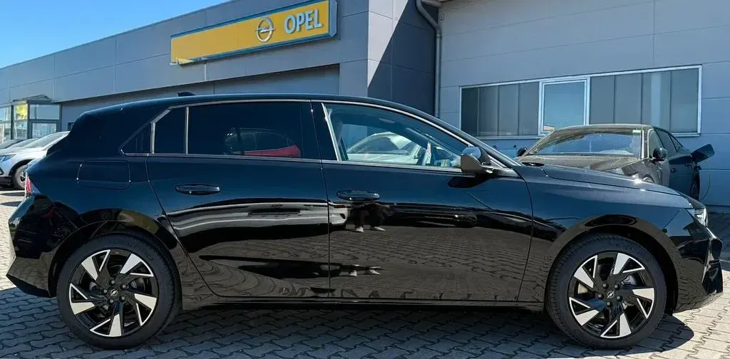 Neu Opel Astra 145 PS (106 kW) 2026 Schwarz Limousine