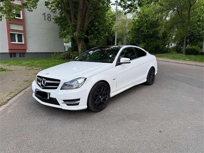 Weiß Gebraucht 2014 Mercedes C220 AMG Coupé | 13.250 € (Superpreis) - Bild 1/4